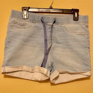 Black Daisy stretch denim shorts Juniors XL